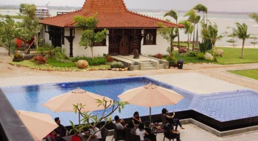 D'Season Premiere Hotel Jepara Eksteriør billede